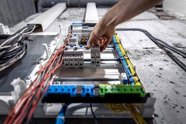 Tramitación Líneas de Media y Alta Tensión · Ingeniería · Ingenieros Técnicos Benajarafe